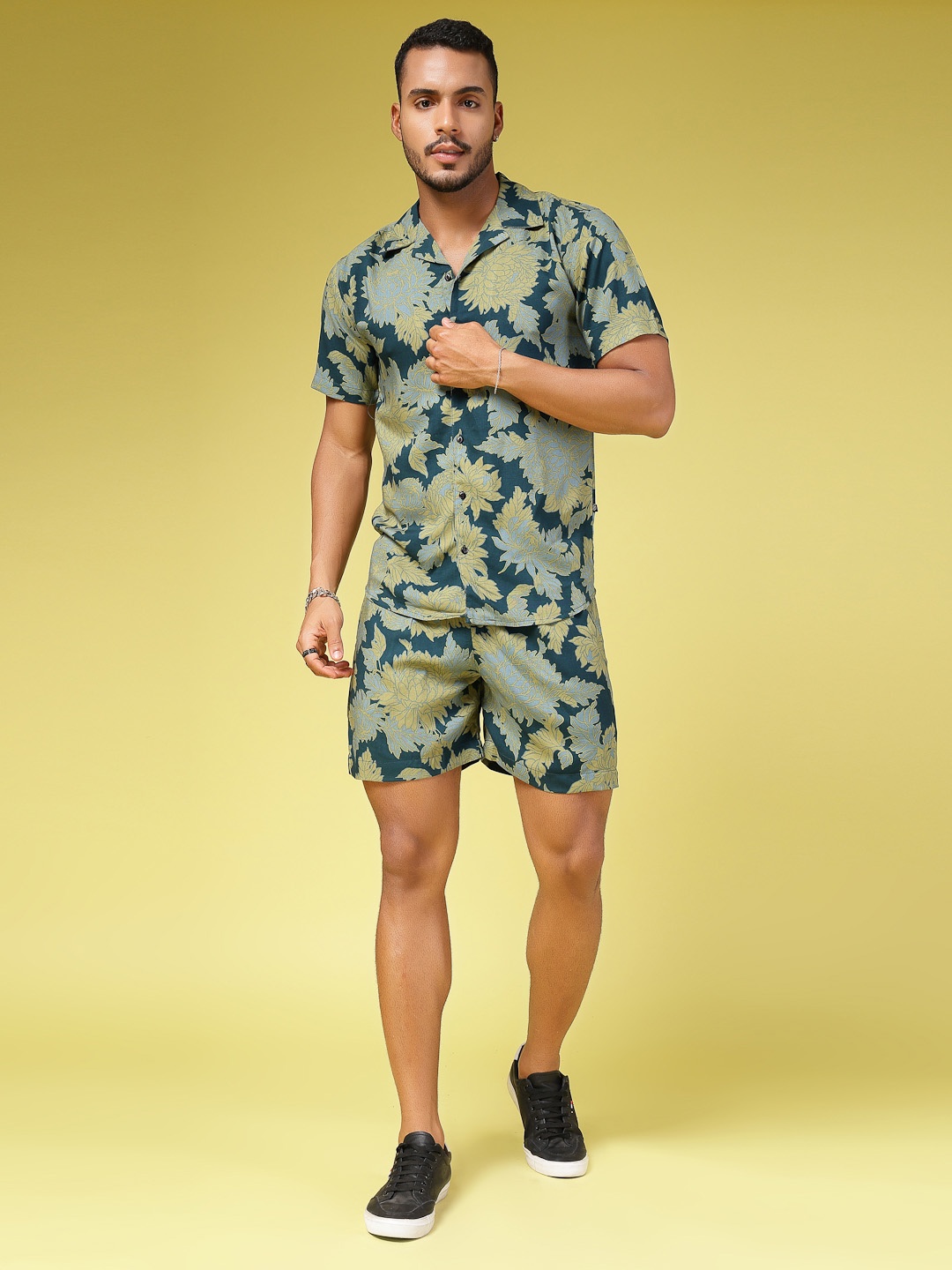

Rigo Floral Printed Cuban Collar Shirt With Shorts, Blue