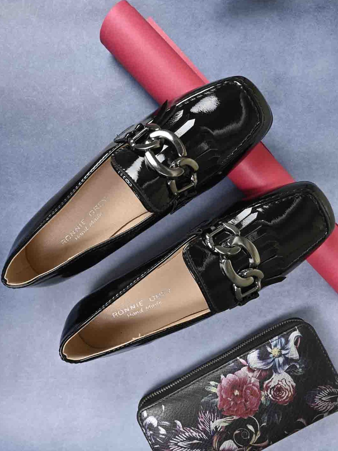 

Ronnie Grey Women Printed Round Toe Velcro Loafers, Black