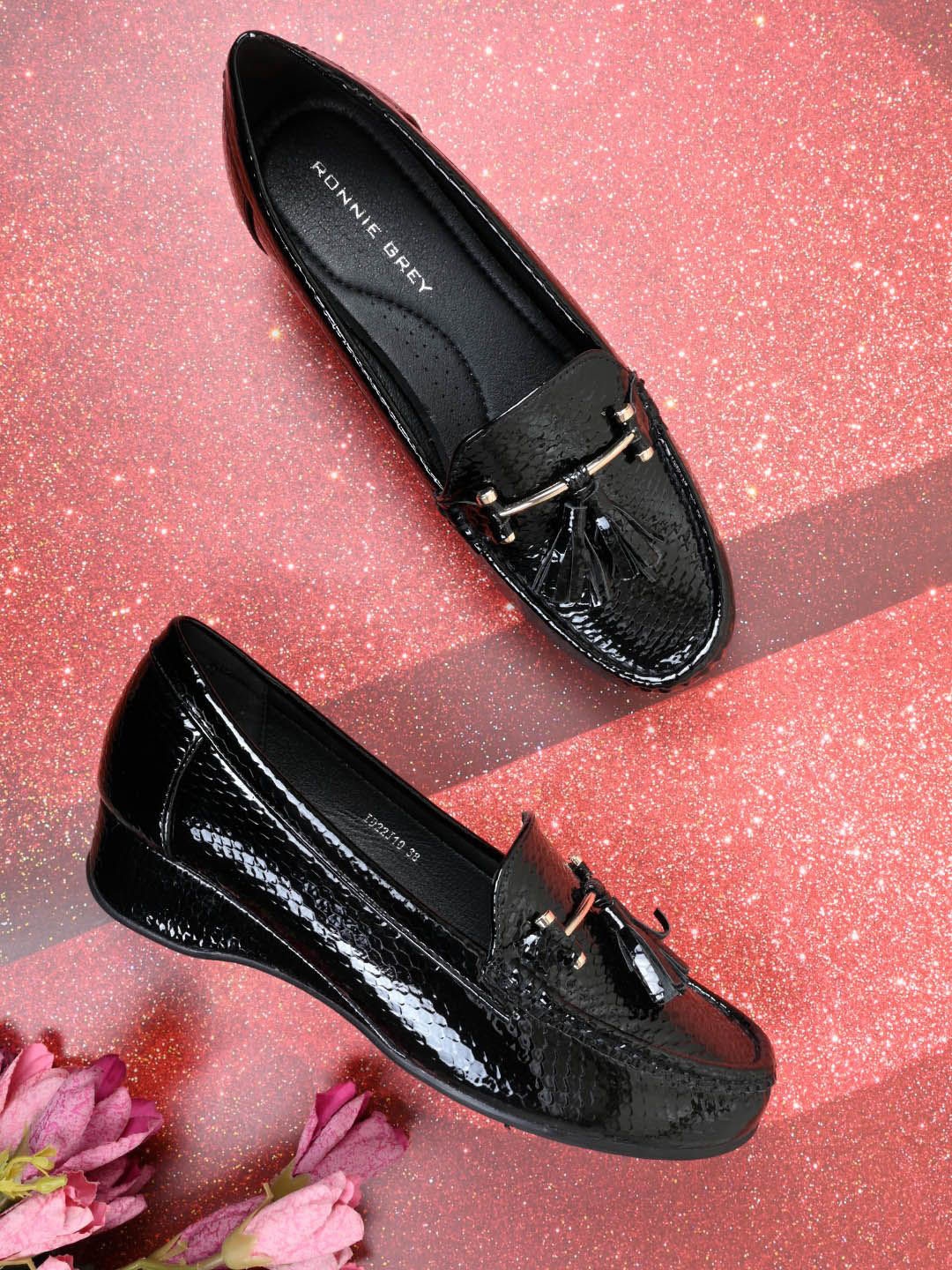 

Ronnie Grey Women Textured Round Toe Loafers, Black