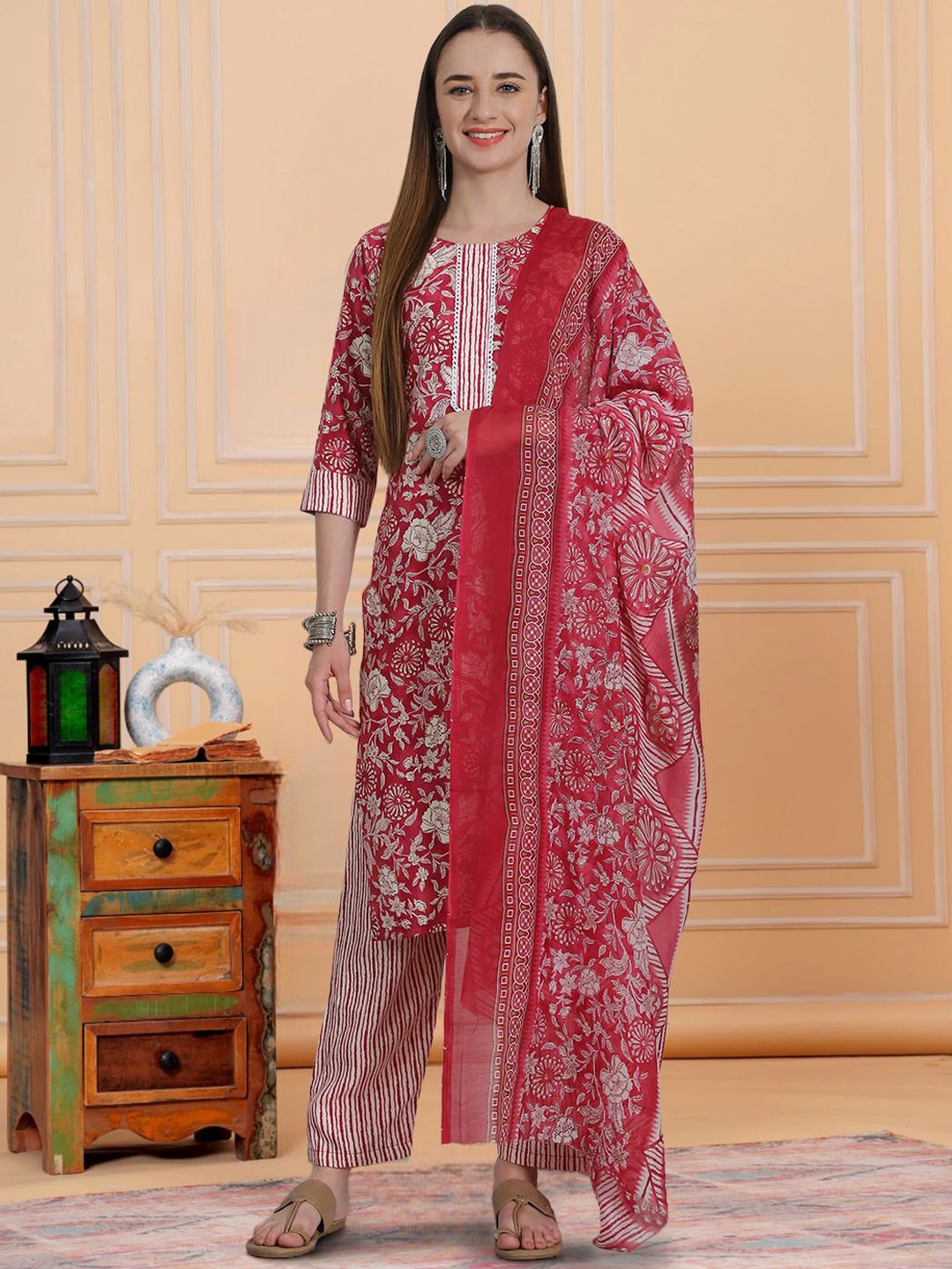 

7Threads Floral Printed Pure Cotton Straight Kurta with Trousers & Dupatta, Pink