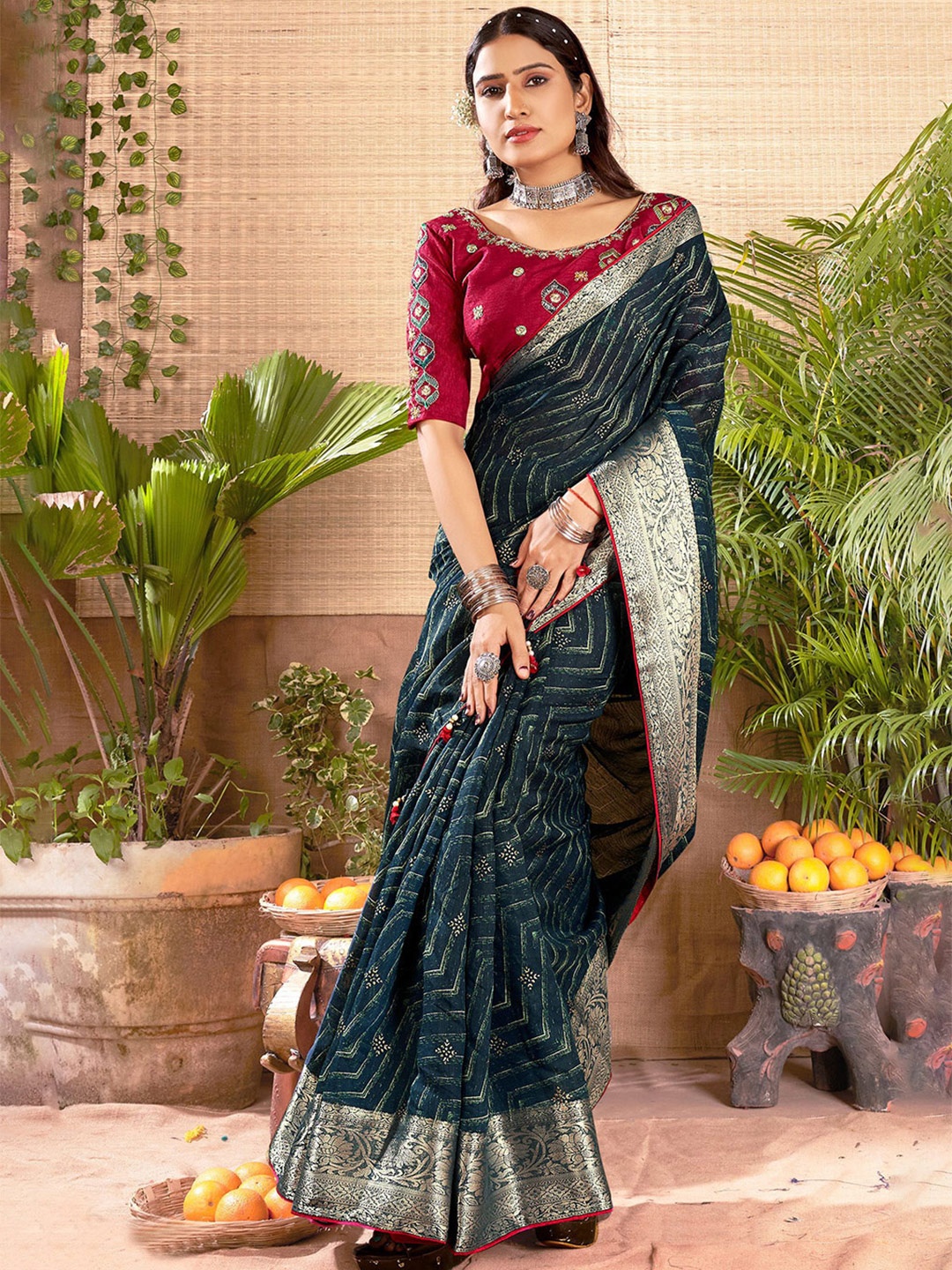 

VIRICA Woven Design Printed Zari Saree, Teal