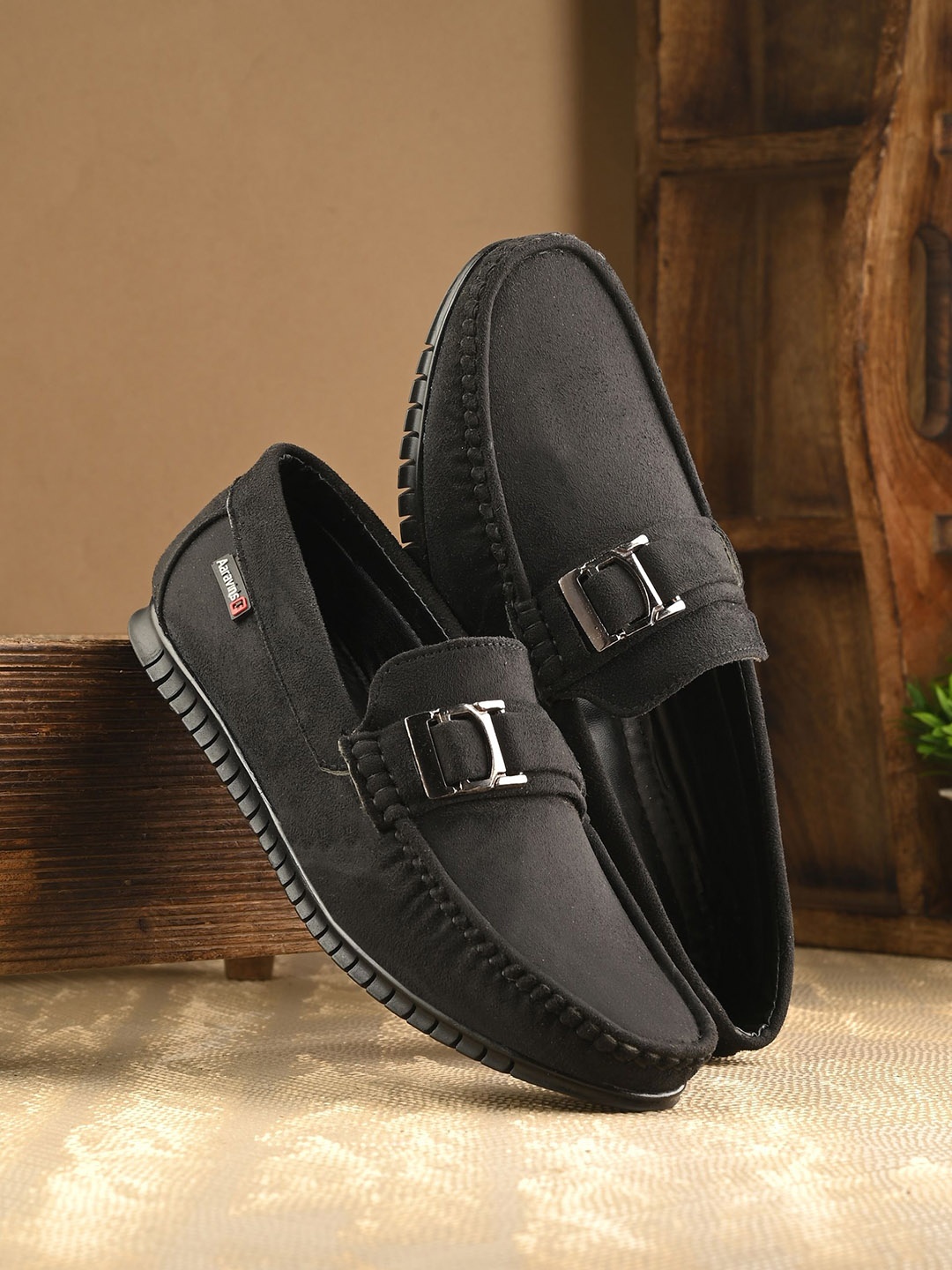 

AARAVIN'S Men Textured Suede Loafers, Black