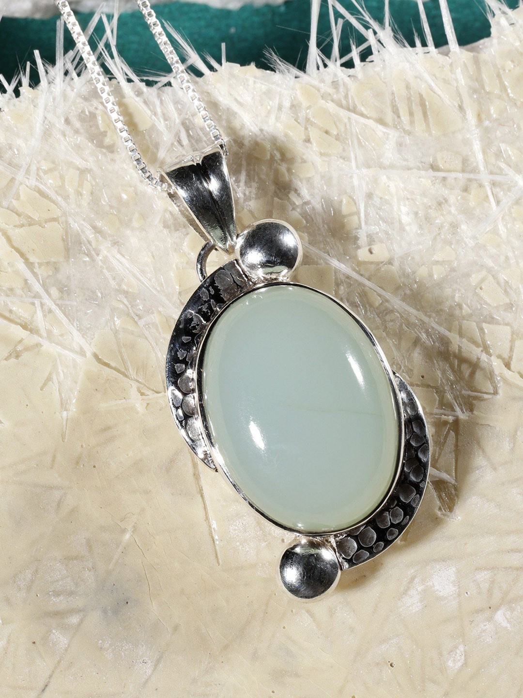 

Exotic India Peru Chalcedony Oval Shape Sterling Silver Pendant