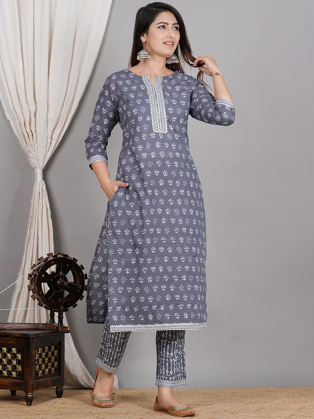 

ZOYOTO Ethnic Motifs Printed Gotta Patti Notched Round Neck Pure Cotton Kurta with Trouser, Grey