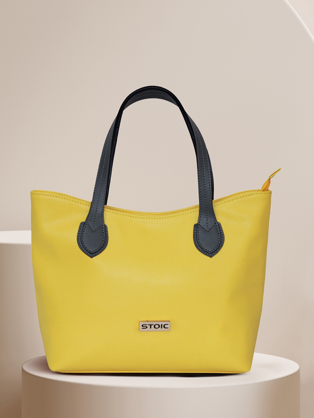 

STOIC Women Solid Shopper Shoulder Bag with Applique, Green