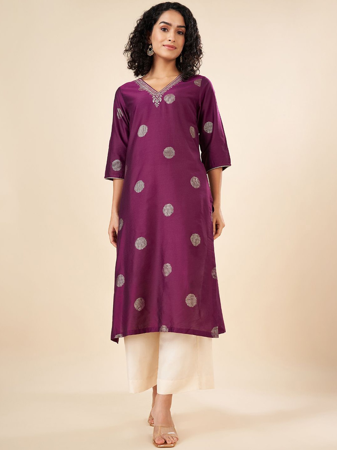 

RANGMANCH BY PANTALOONS Geometric Printed V-Neck Gotta Patti Straigth Kurta, Purple