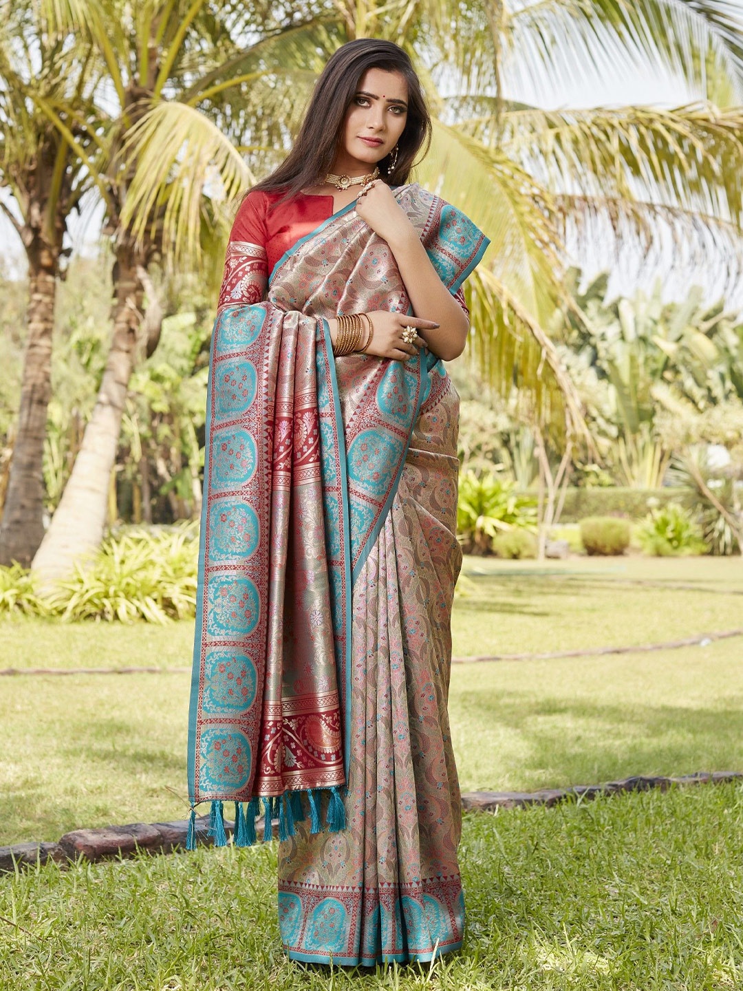 

Anaita Woven Design Zari Pure Silk Kanjeevaram Saree, Beige