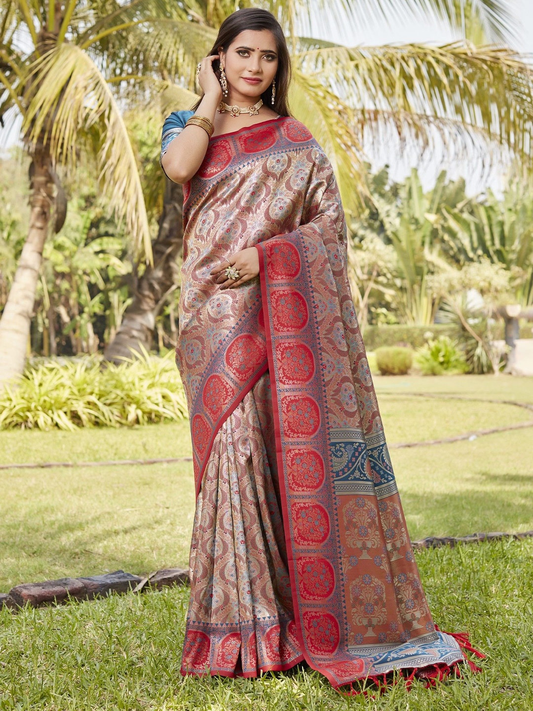 

Anaita Woven Design Zari Pure Silk Kanjeevaram Saree, Beige