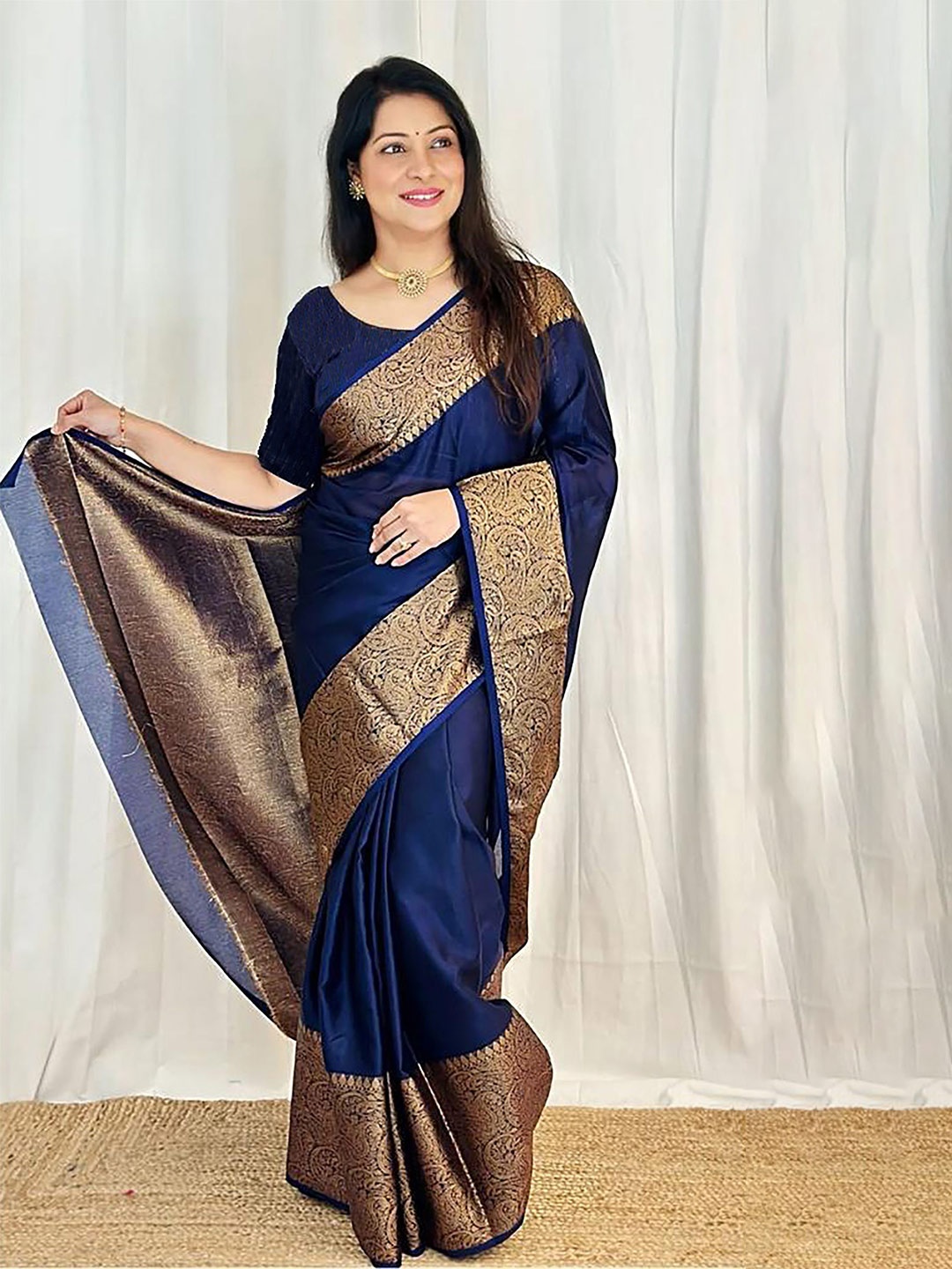 

KALINI Woven Design Banarasi Zari Saree, Navy blue