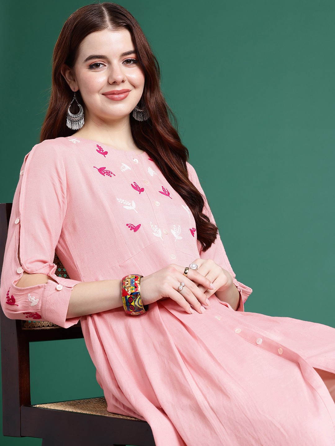 

Sangria Floral Embroidered Thread Work Kurta, Pink