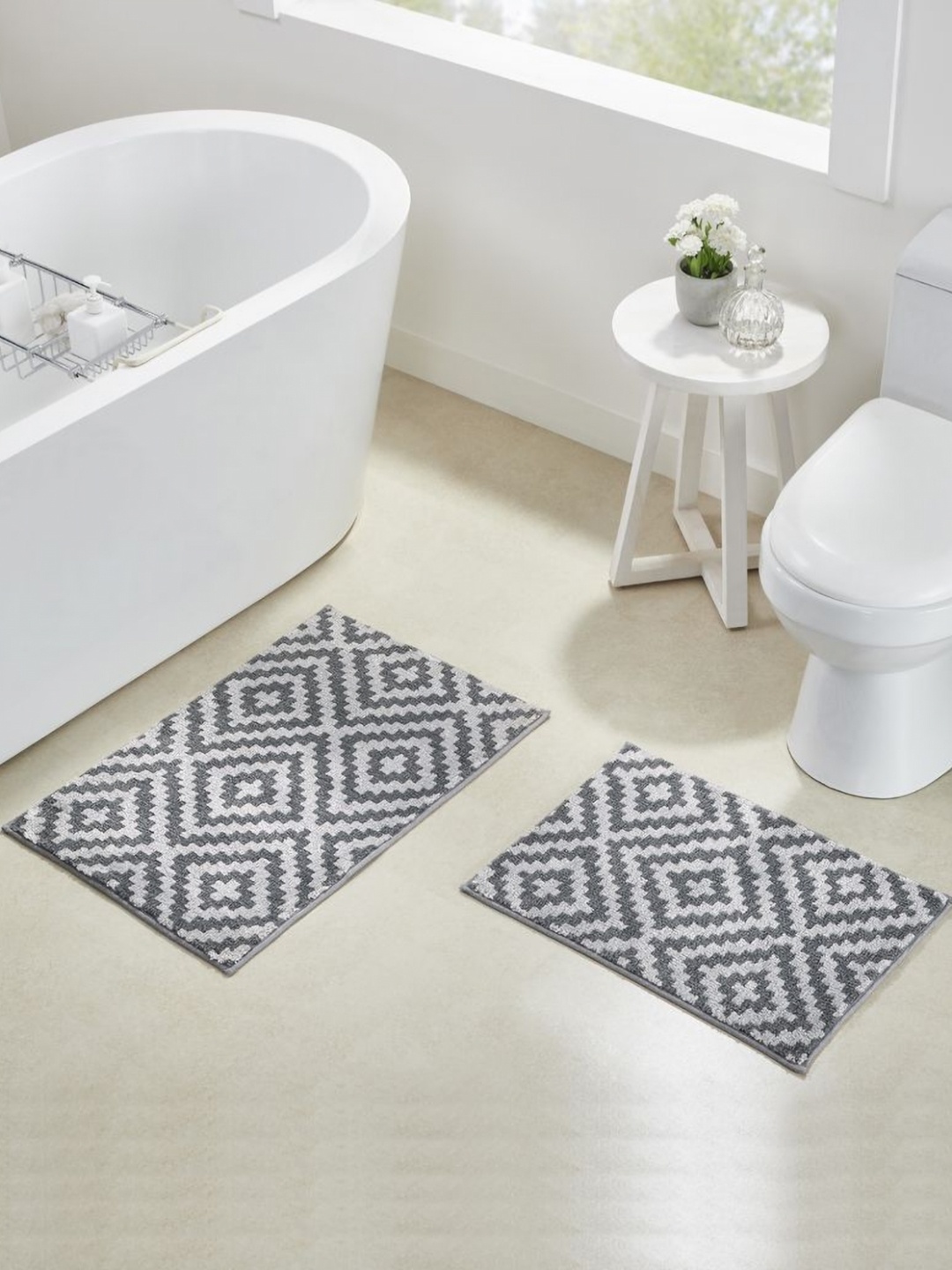 

Pano White Grey Diamond Knitted 2000 GSM Microfibre Anti-Skid Bath Rugs
