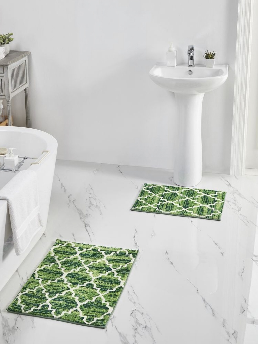 

Pano Moroccon Green & White Geometric 2000 GSM Microfibre Anti-Skid Bath Rug