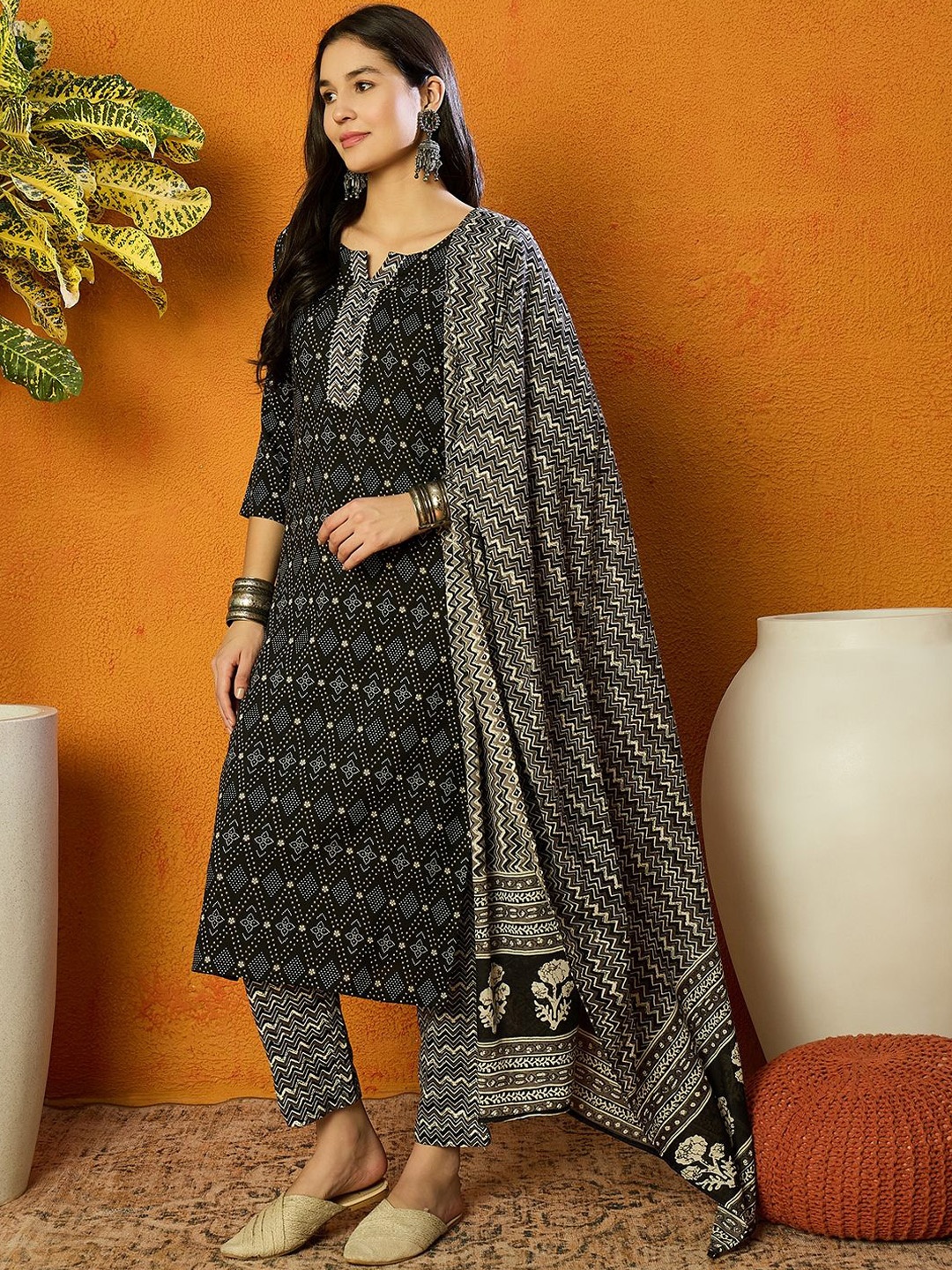 

Anouk Geometric Printed Notch Neck Straight Kurta with Trousers & With Dupatta, Black