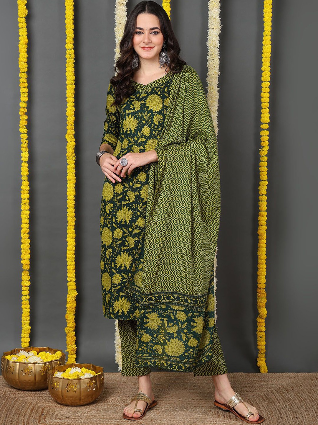 

Anouk Floral Printed V-Neck Straight Kurta With Trousers & Dupatta, Green