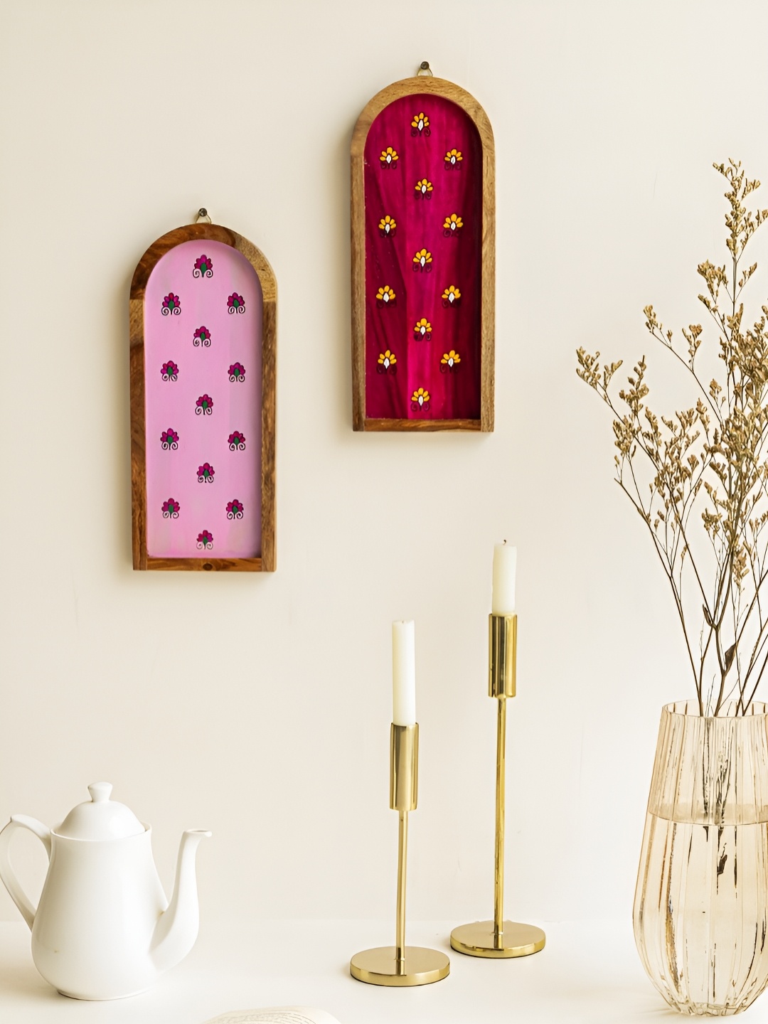 

Mirai Woods Pink & Red 2 Pieces Floral Printed Wooden Wall Decor Plats