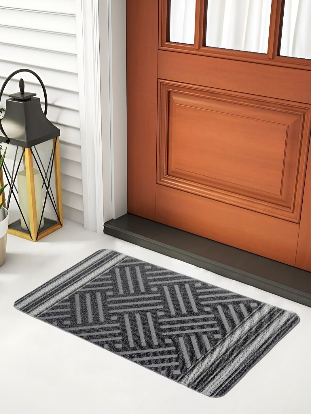 

FABINALIV Grey & Black Geometric Rubber Anti Skid Doormat