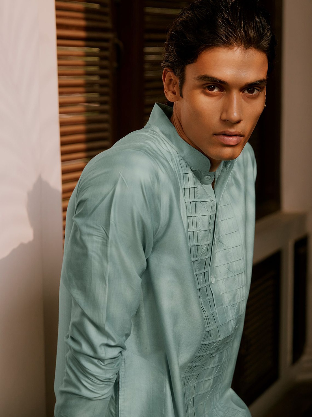 

Andamen Geometric Mandarin Collar Cotton Straight Kurta, Blue