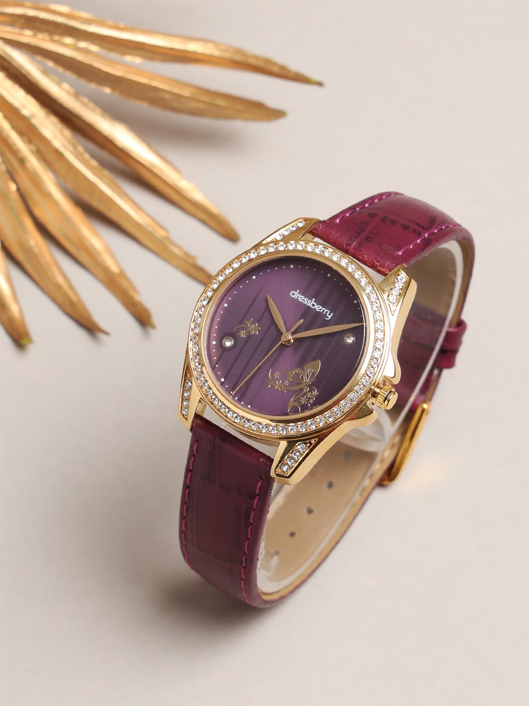 

DressBerry Women Brass Patterned Dial & Leather Bracelet Style Straps Analogue Watch DB904, Purple