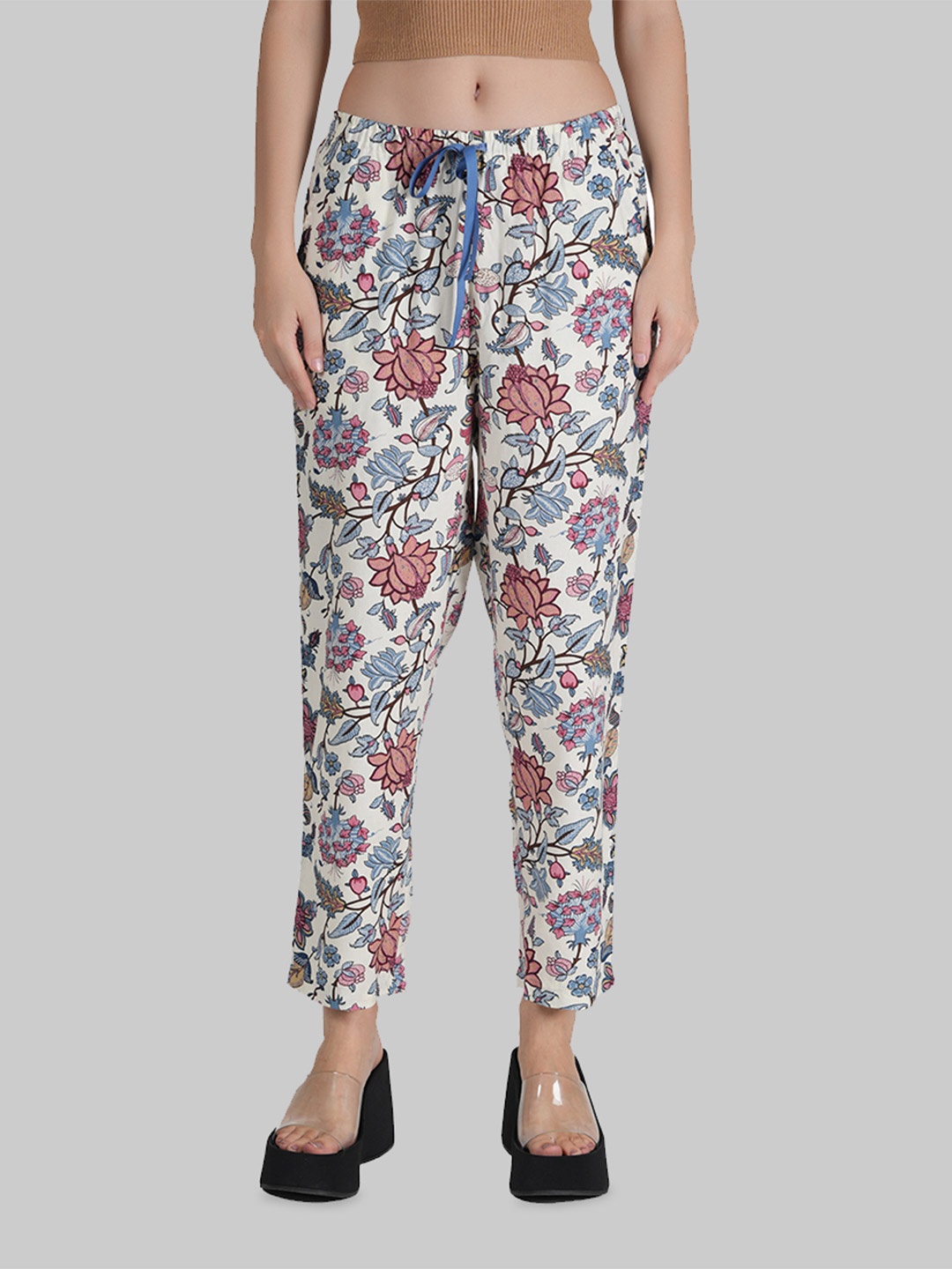 

Style Shoes Women Printed Slim-Fit Pyjamas, Off white