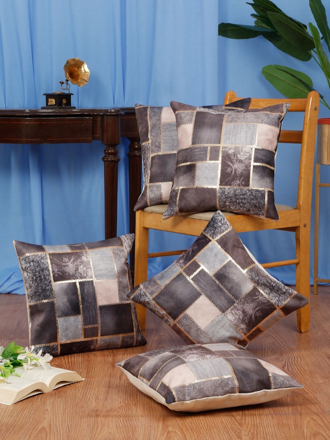 

DREAM WEAVERZ Black 5 Pcs Printed Gold Toned Foiling Velvet Square Cushion Covers