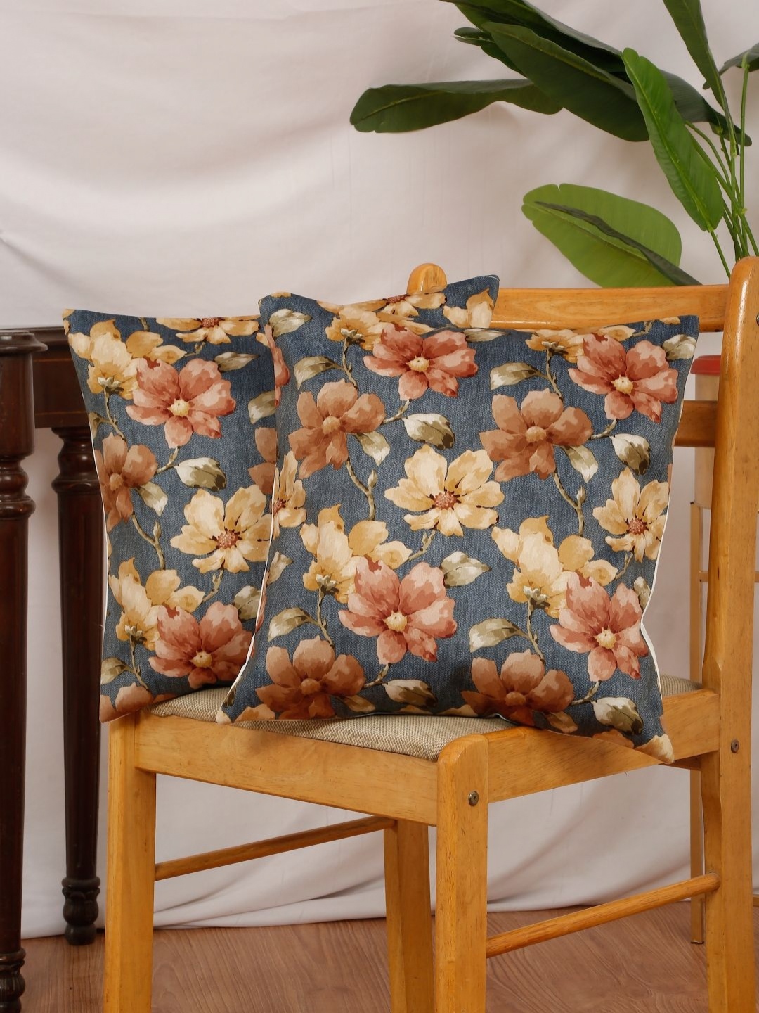 

DREAM WEAVERZ Blue & Brown 2 Pieces Floral Velvet Square Cushion Covers