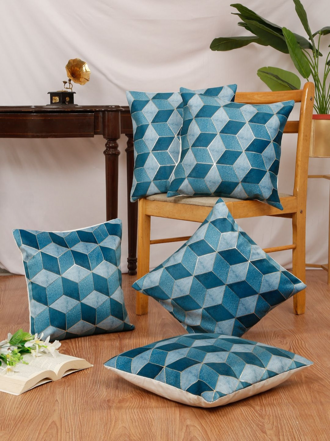 

DREAM WEAVERZ Blue & Gold-Toned 5 Pcs Printed Velvet Square Cushion Covers