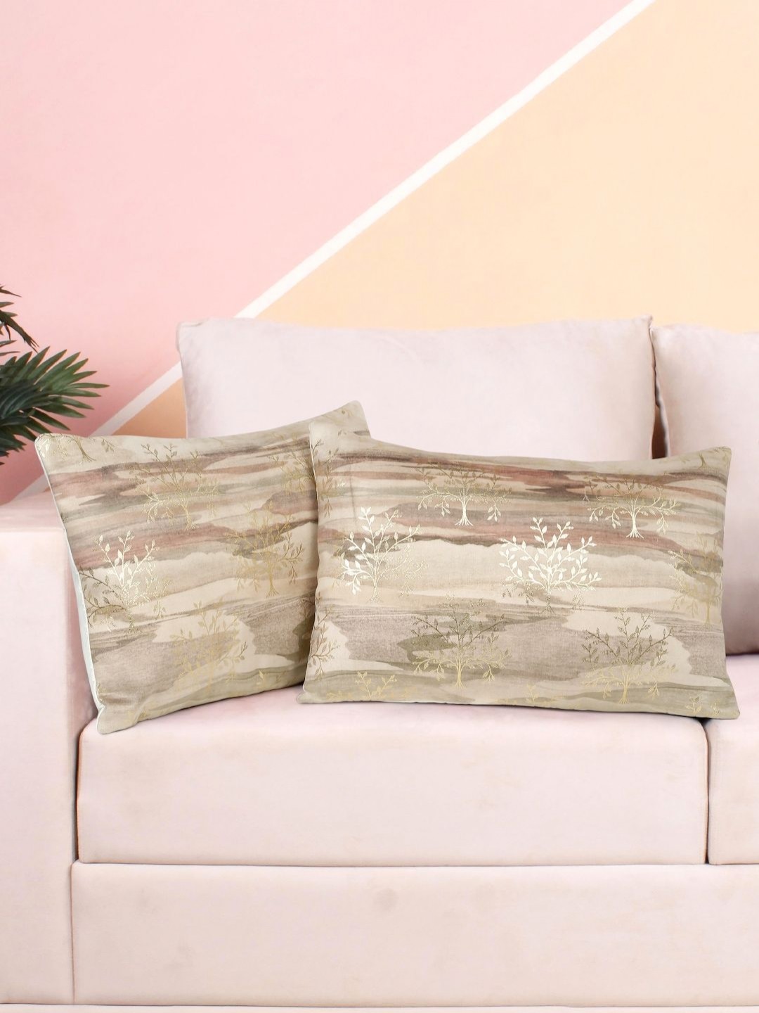 

DREAM WEAVERZ Brown & Gold-Toned 2 Pieces Floral Printed Velvet Rectangle Cushion Covers