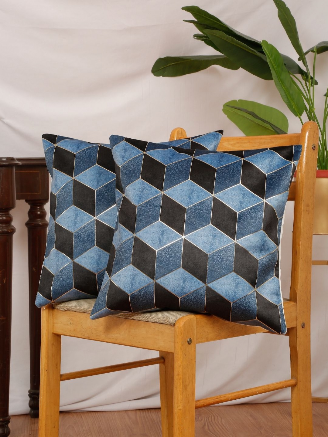 

DREAM WEAVERZ Blue & Black 2 Pieces Geometric Velvet Square Cushion Covers