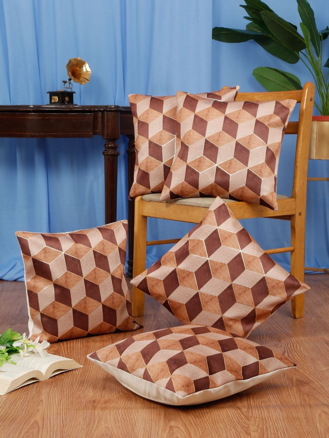 

DREAM WEAVERZ Brown & Beige 5 Pieces Geometric Printed Velvet Square Cushion Covers