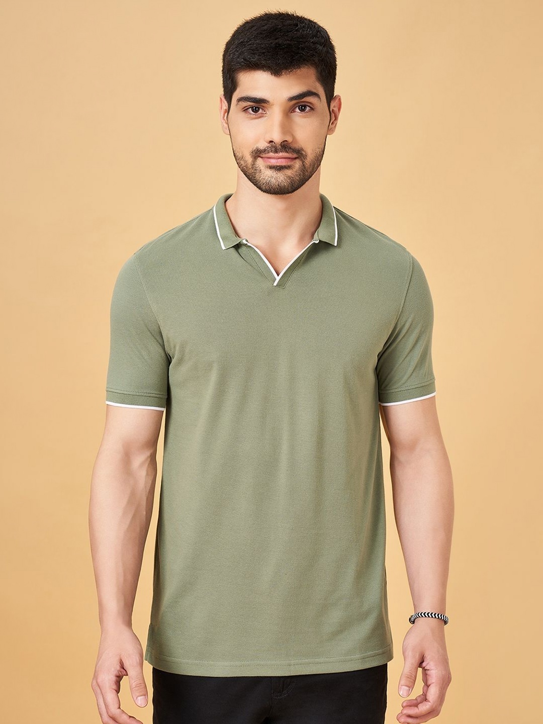 

BYFORD by Pantaloons Men Solid Polo Collar Cotton Slim Fit T-Shirt, Green