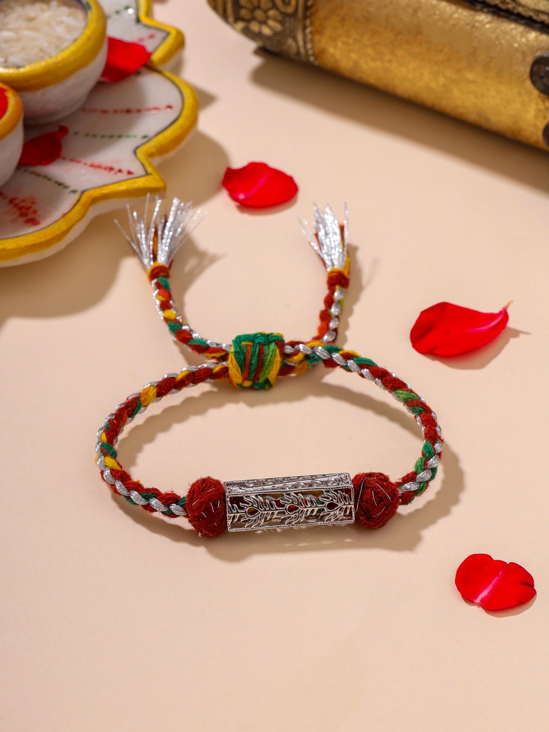 

Kicky And Perky Men 925 Sterling Silver "KRISHNA SADA SAHAYATE" Rectangular Rakhi