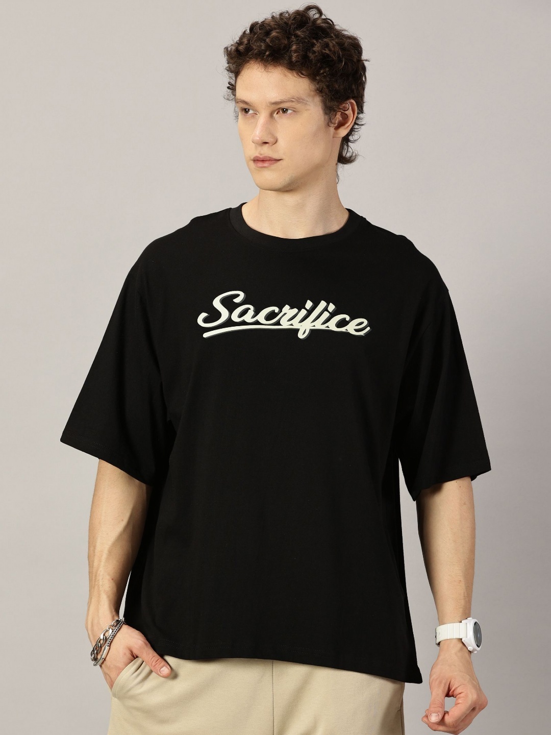 

THE HOLLANDER Men Typography Printed Round Neck Cotton Oversized T-Shirt, Black