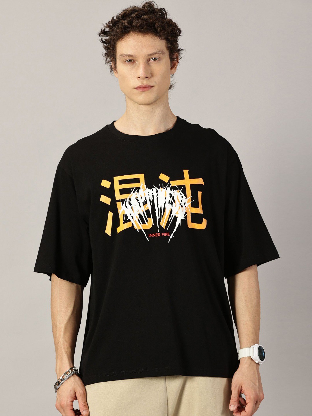 

THE HOLLANDER Men Typography Printed Drop-Shoulder Sleeves Cotton Oversized T-Shirt, Black