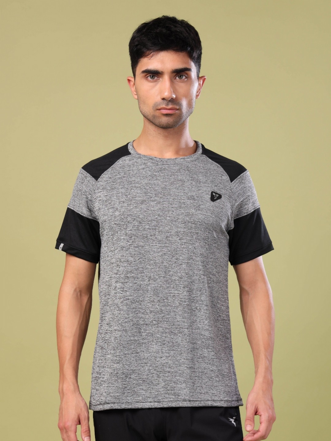 

Technosport Round Neck Raglan Sleeves UPF50 Slim Fit Sports Tshirt, Grey