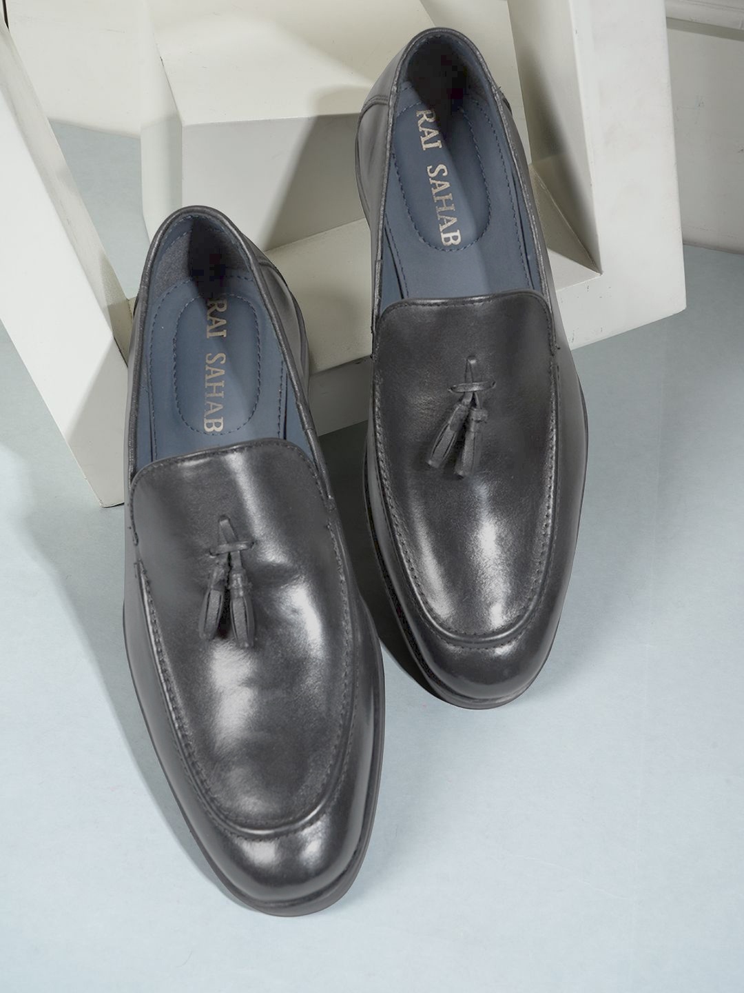 

Style Shoes Men Perforations Leather Loafers, Black