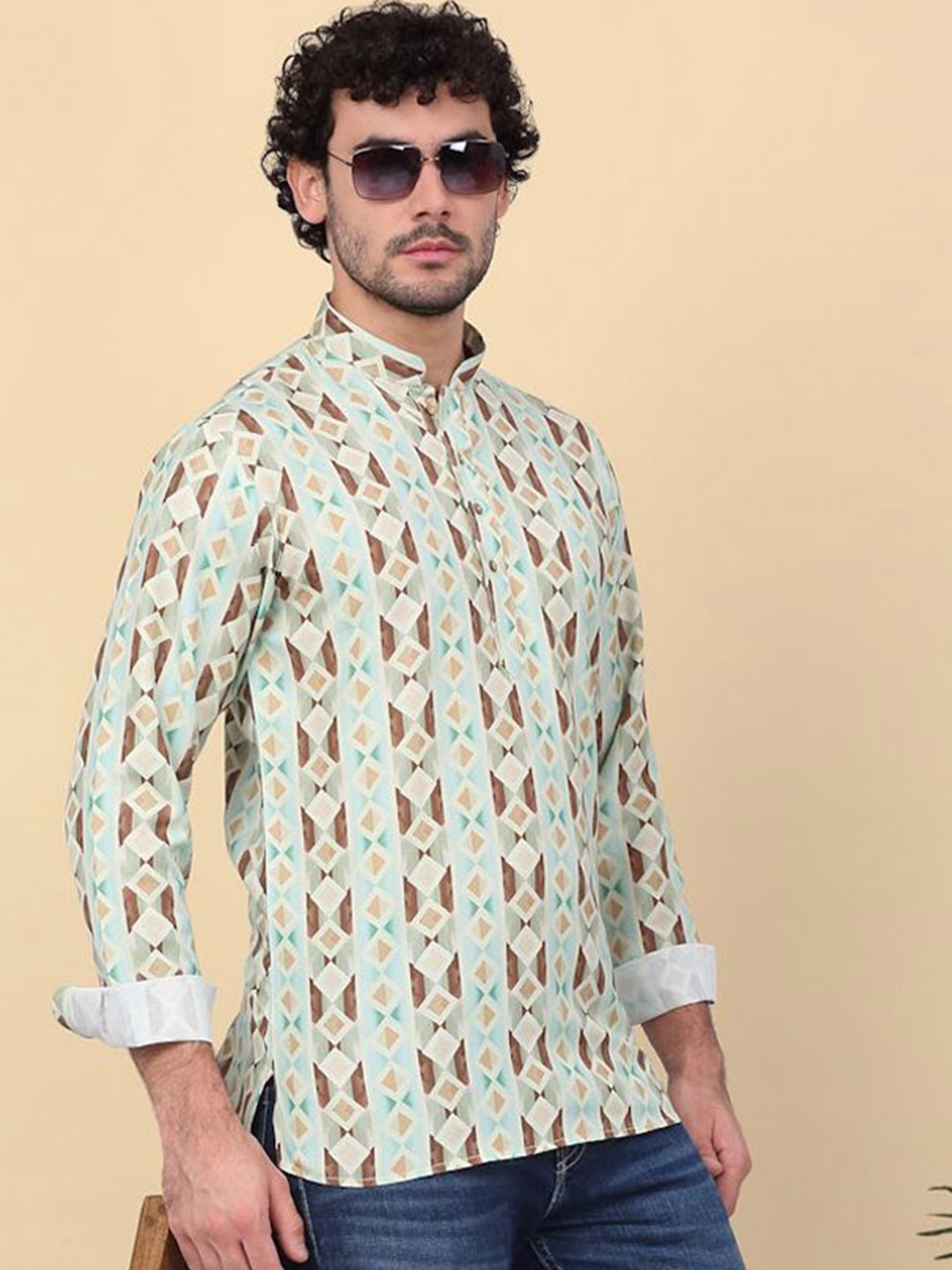 

KRAFT INDIA Geometric Printed Mandarin Collar Cotton Short Kurta, Green