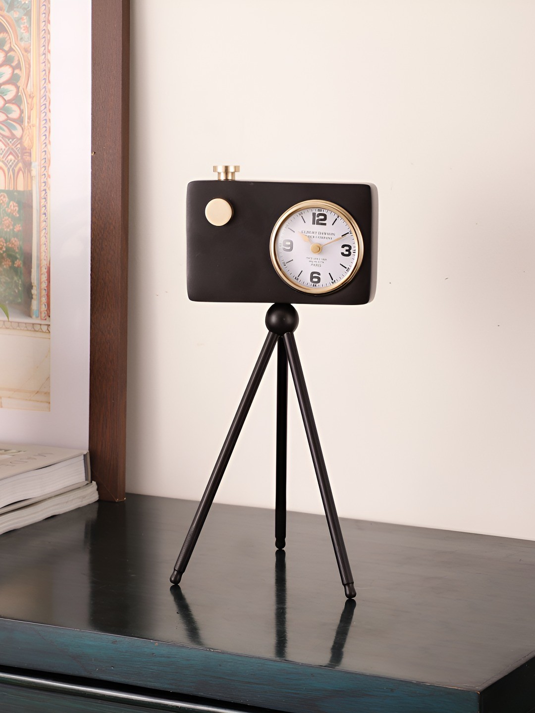 

Decor de Maison Black & Gold Toned Traditional Metal Table Clock