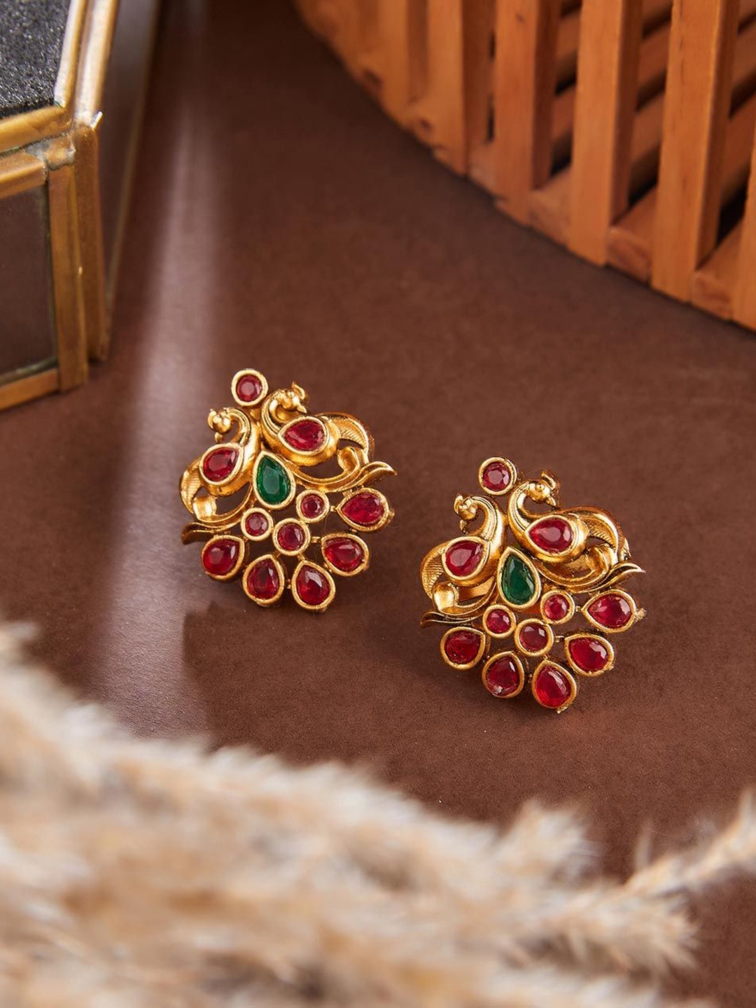 

Fabindia Contemporary Studs Earrings, Gold