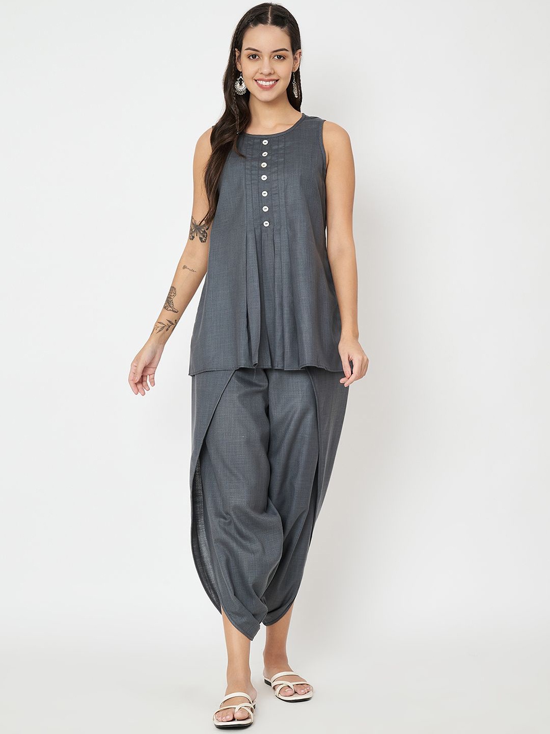 

9rasa Round Neck Pleated Top With Dhoti Pant, Grey