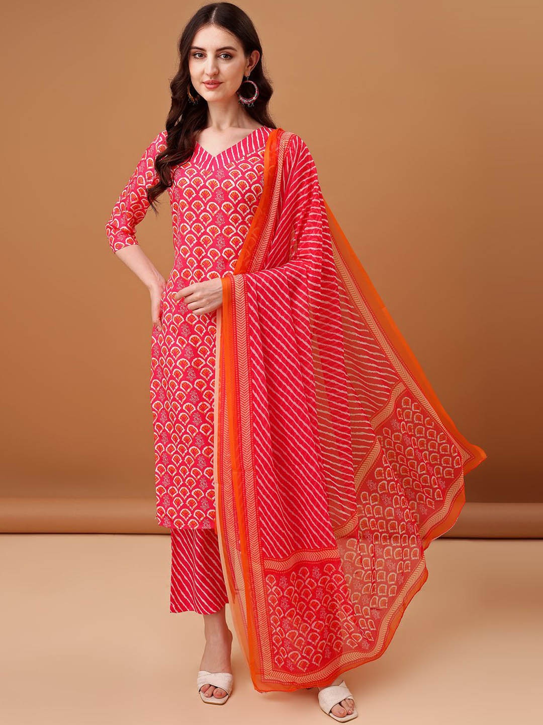 

GORGONE Floral Printed Regular Kurta with Trouser & Dupatta, Pink