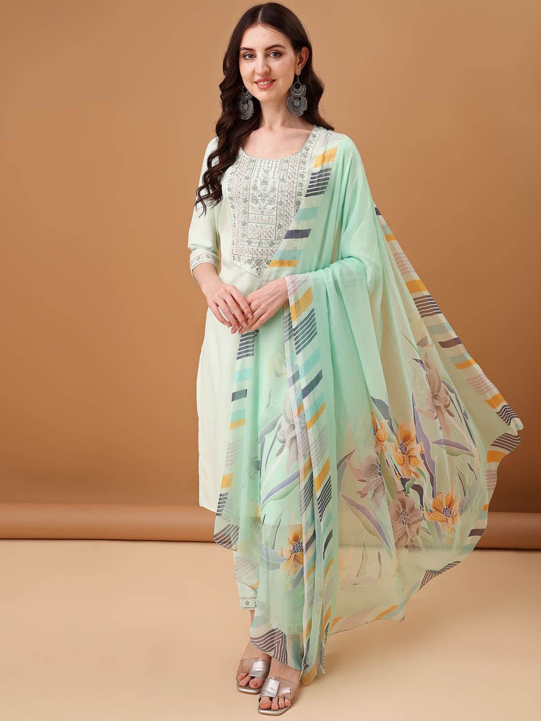 

GORGONE Floral Embroidered Sequined Kurta with Trousers & Dupatta, Green