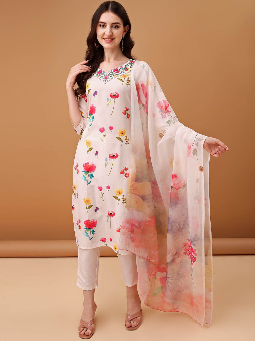 

GORGONE Floral Printed Thread Work Kurta with Trouser & With Dupatta, White