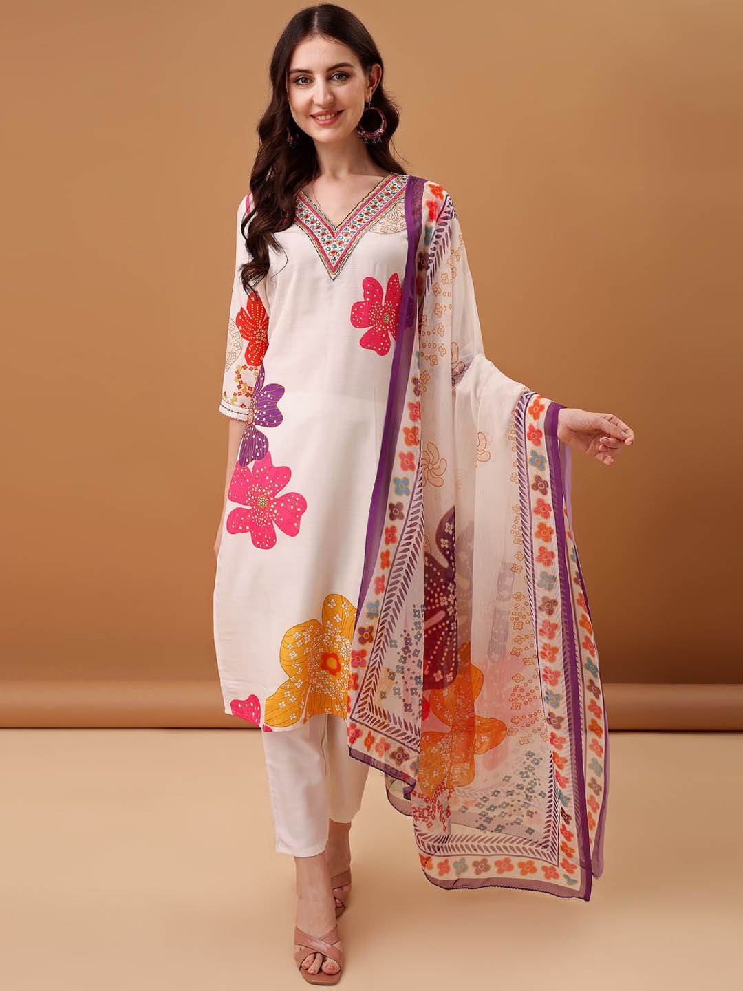 

GORGONE Floral Printed V-Neck Straight Kurta With Trousers & Dupatta, White