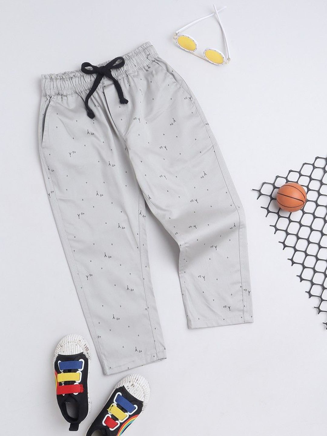 

BAATCHEET Boys Pure Cotton Printed Trousers, Off white