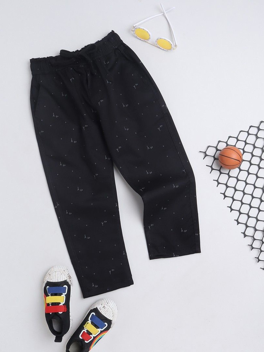 

BAATCHEET Boys Printed Regular Fit Trousers, Black