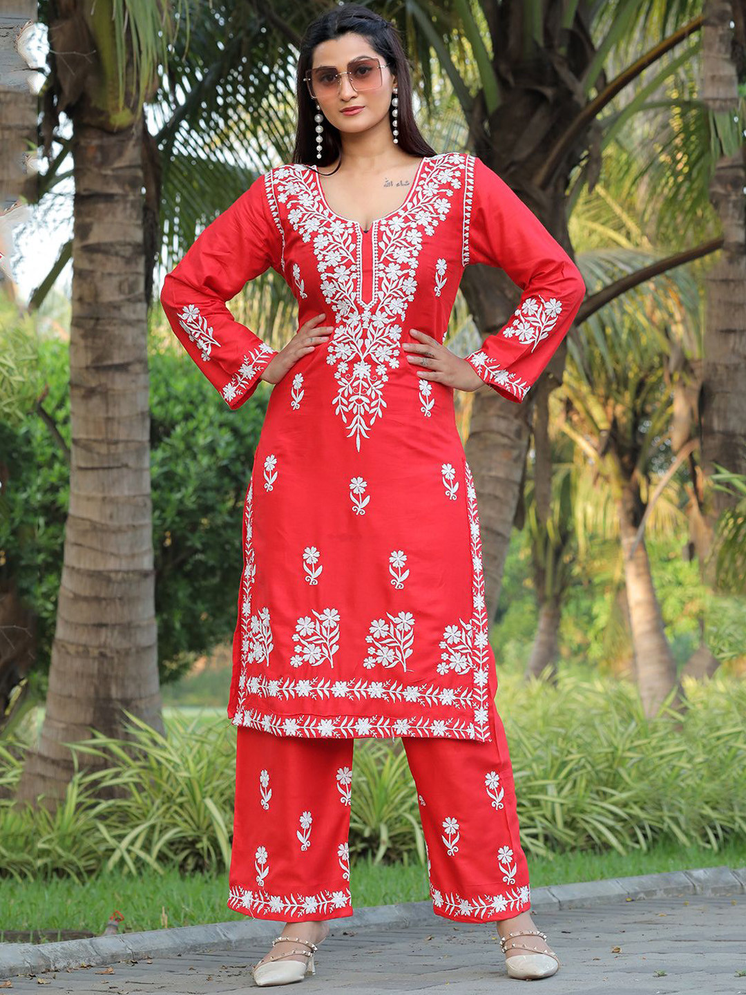 

Lilots Floral Embroidered Regular Chikankari Straight Kurta with Palazzos, Red