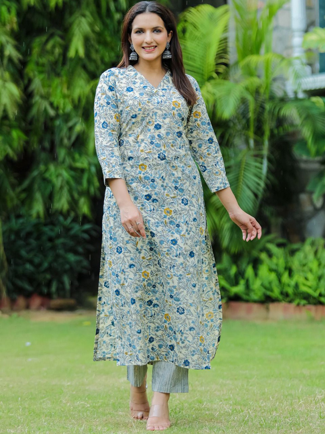 

KALINI Floral Printed V-Neck Straight Kurta With Trousers, Blue