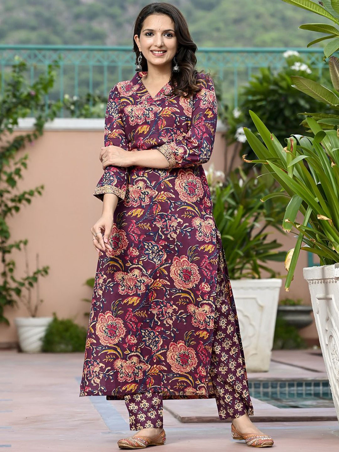 

KALINI Floral Printed V-Neck Straight Kurta with Trousers, Maroon