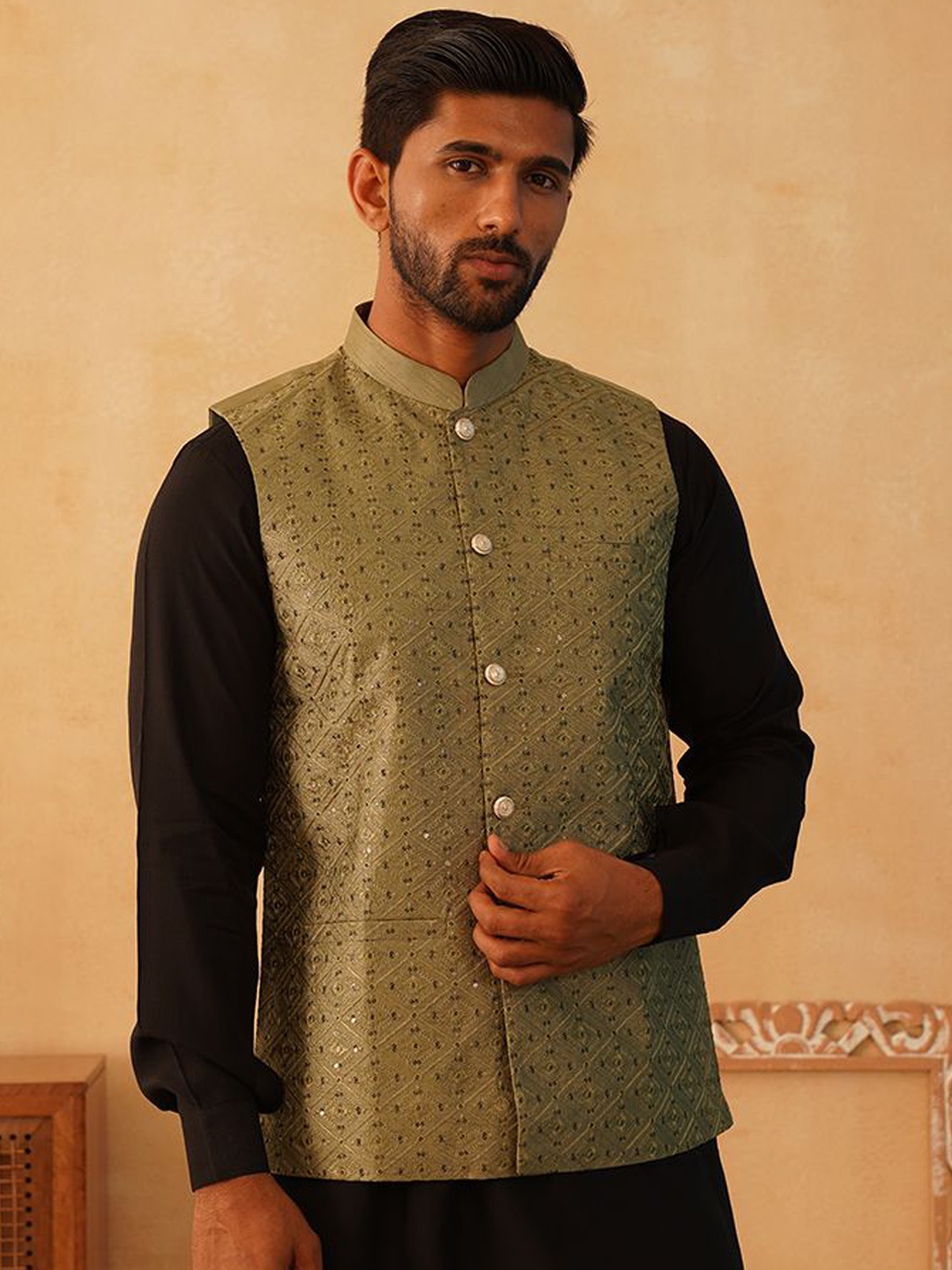 

Jompers Mandarin Collar Jacquard Weave Silk Cotton Kurta with Pyjamas & Nehru Jacket, Black