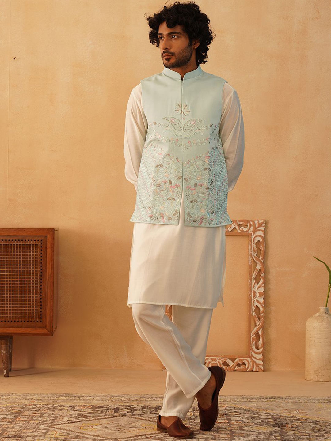 

Jompers Straight Kurta with Churidar & Nehru Jacket, Off white